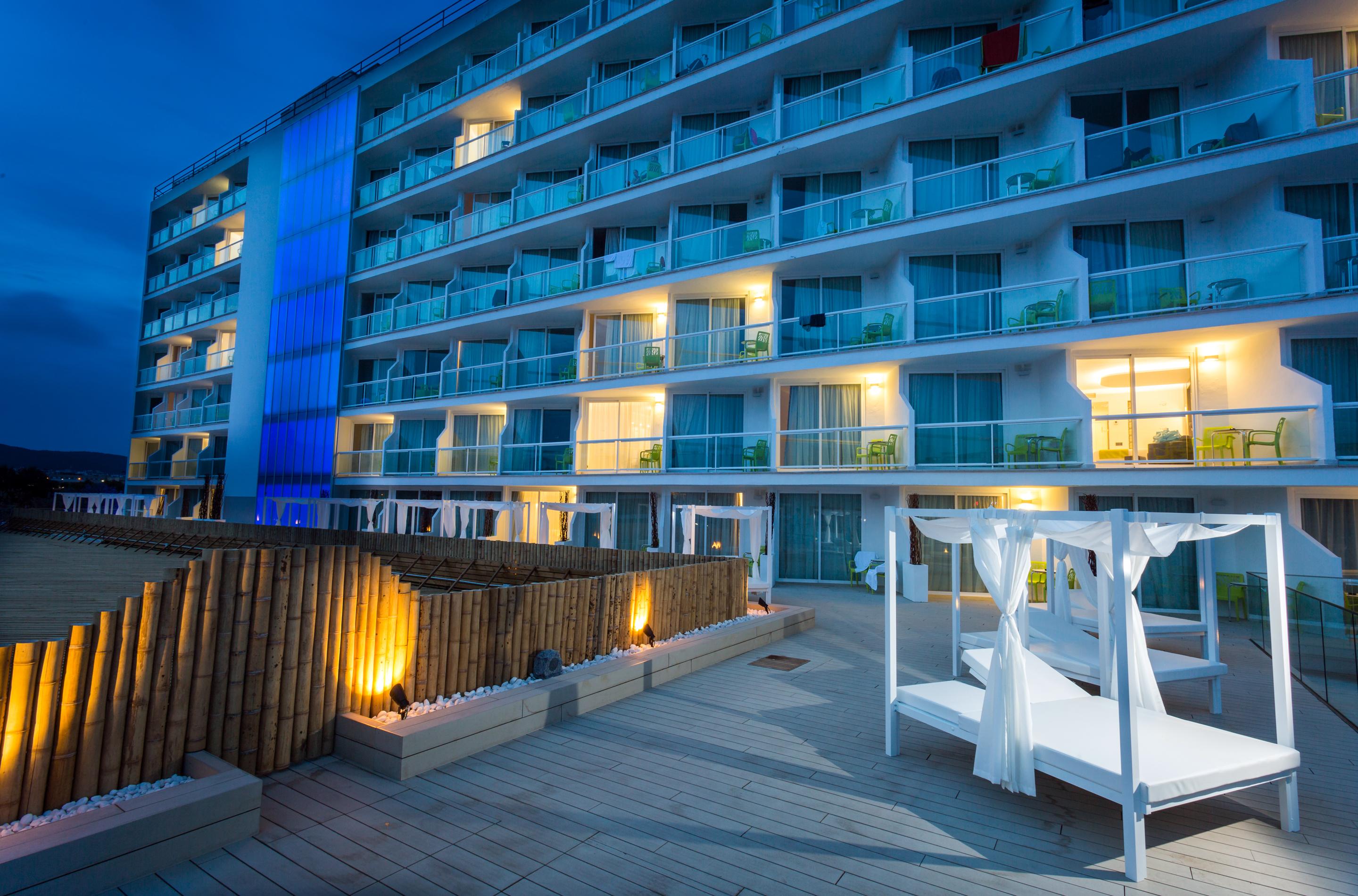 Hotel The Ibiza Twiins - 4* Sup Playa d'en Bossa Exterior foto