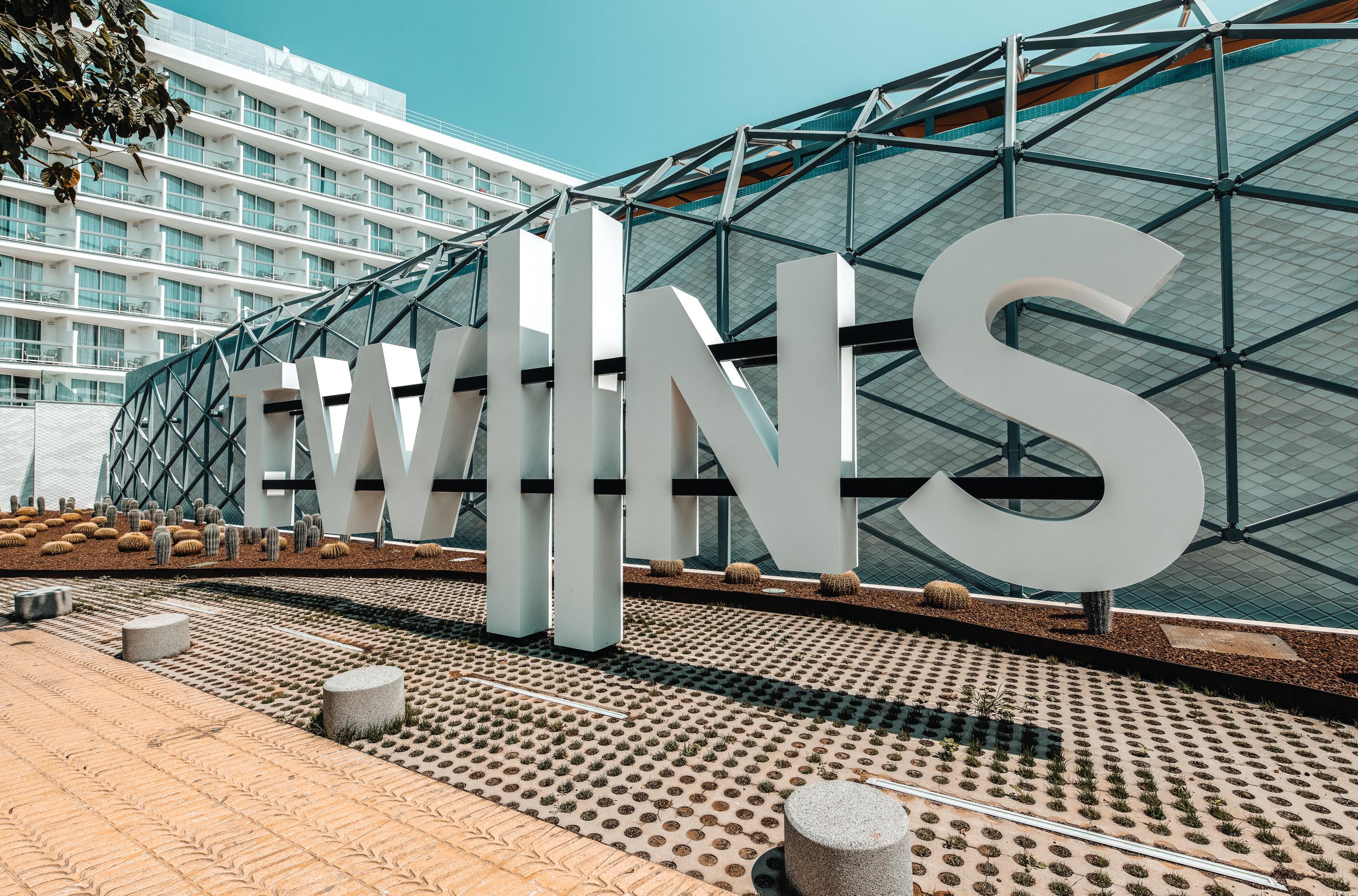 Hotel The Ibiza Twiins - 4* Sup Playa d'en Bossa Exterior foto